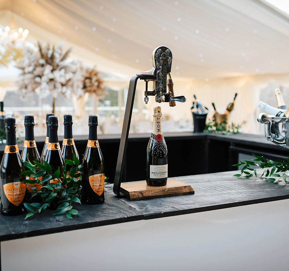 bar features hire